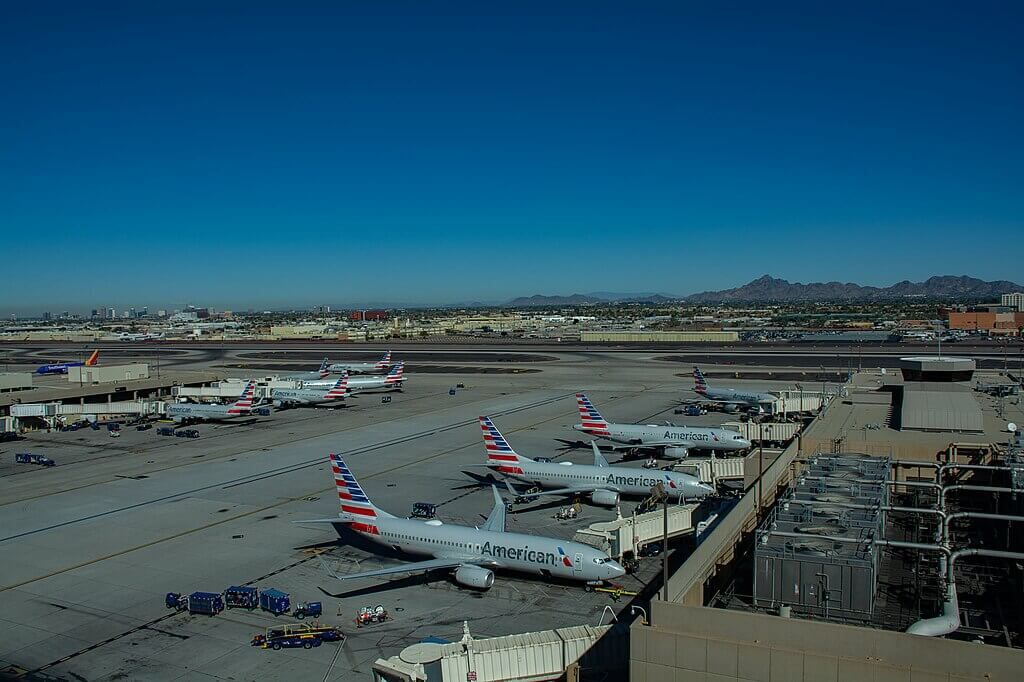 Aviones de American Airlines estacionados en el Aeropuerto Internacional Phoenix Sky Harbor, Gran Cañón