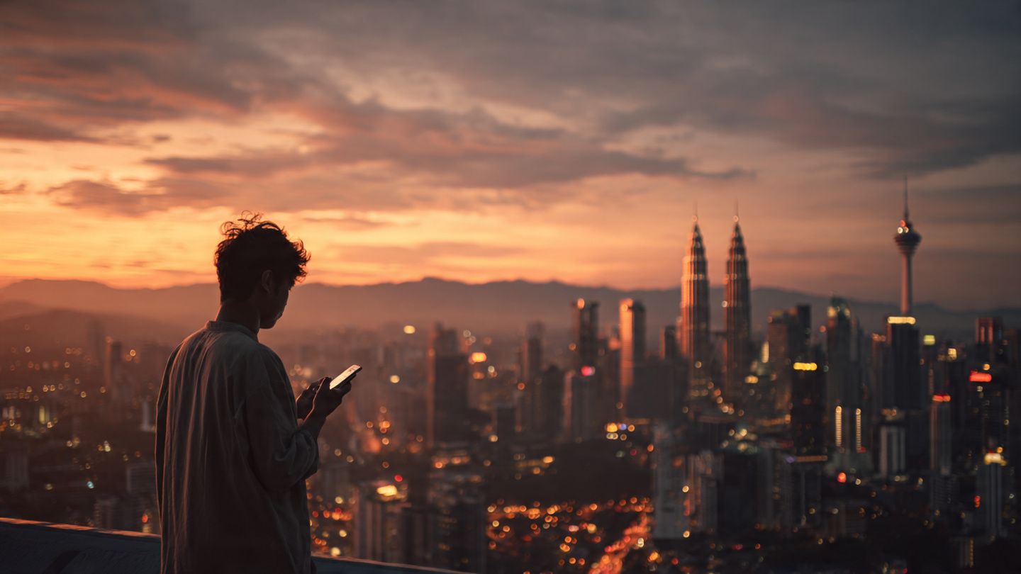 Traveling in ASEAN? An eSIM Simplifies Cross-Border Connectivity
