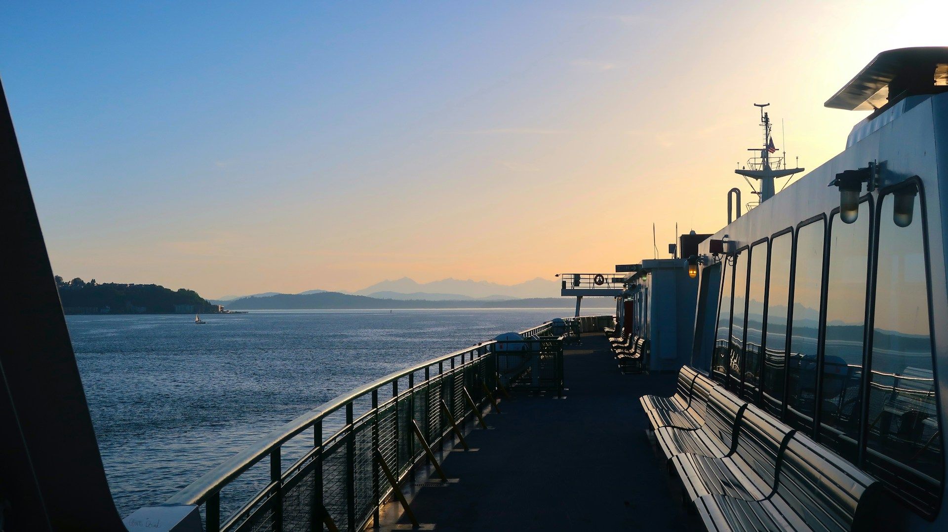 sunset-ferry-to-bainbridge-island
