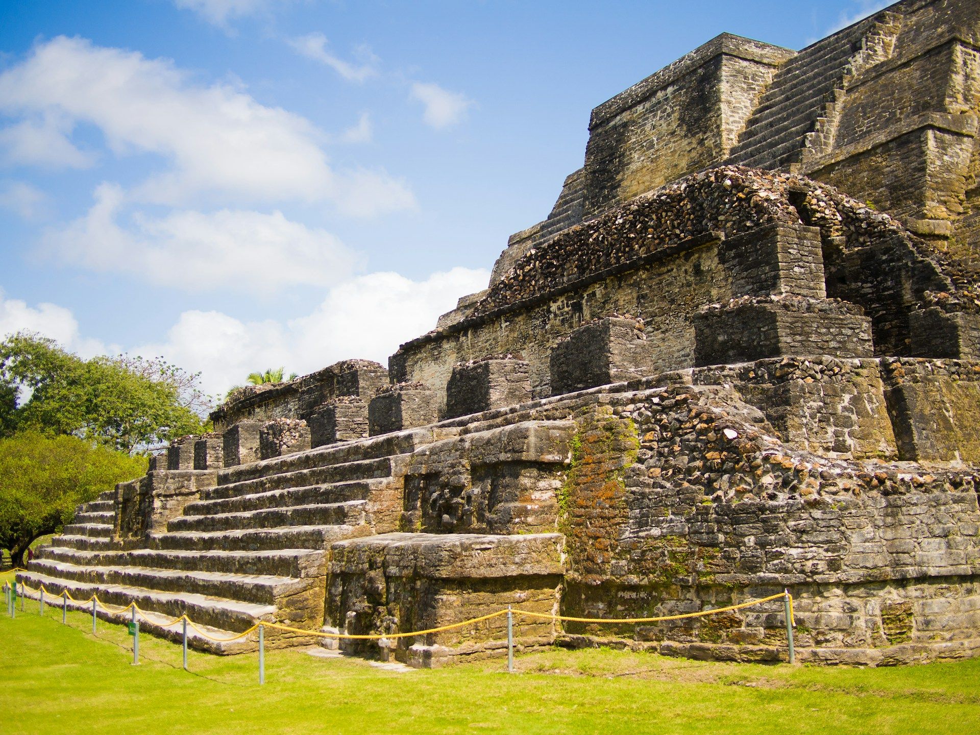 mayan-ruins-in-belize