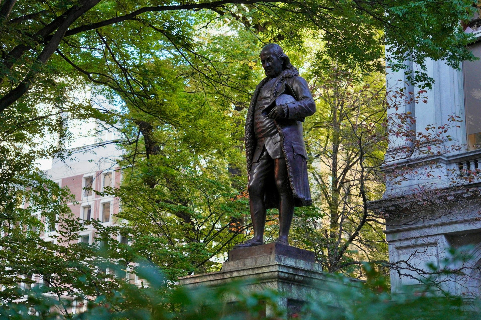 statue-of-benjamin-franklin-in-the-freedom-trail