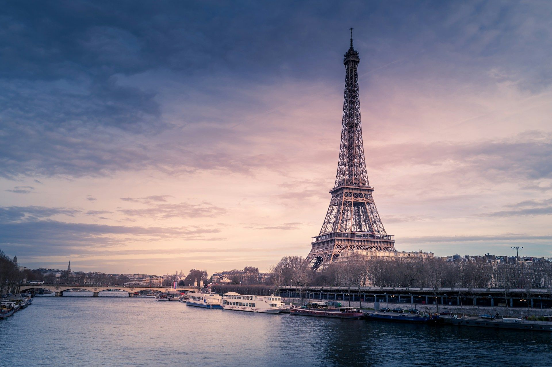 eiffel-tower-in-paris-sunset
