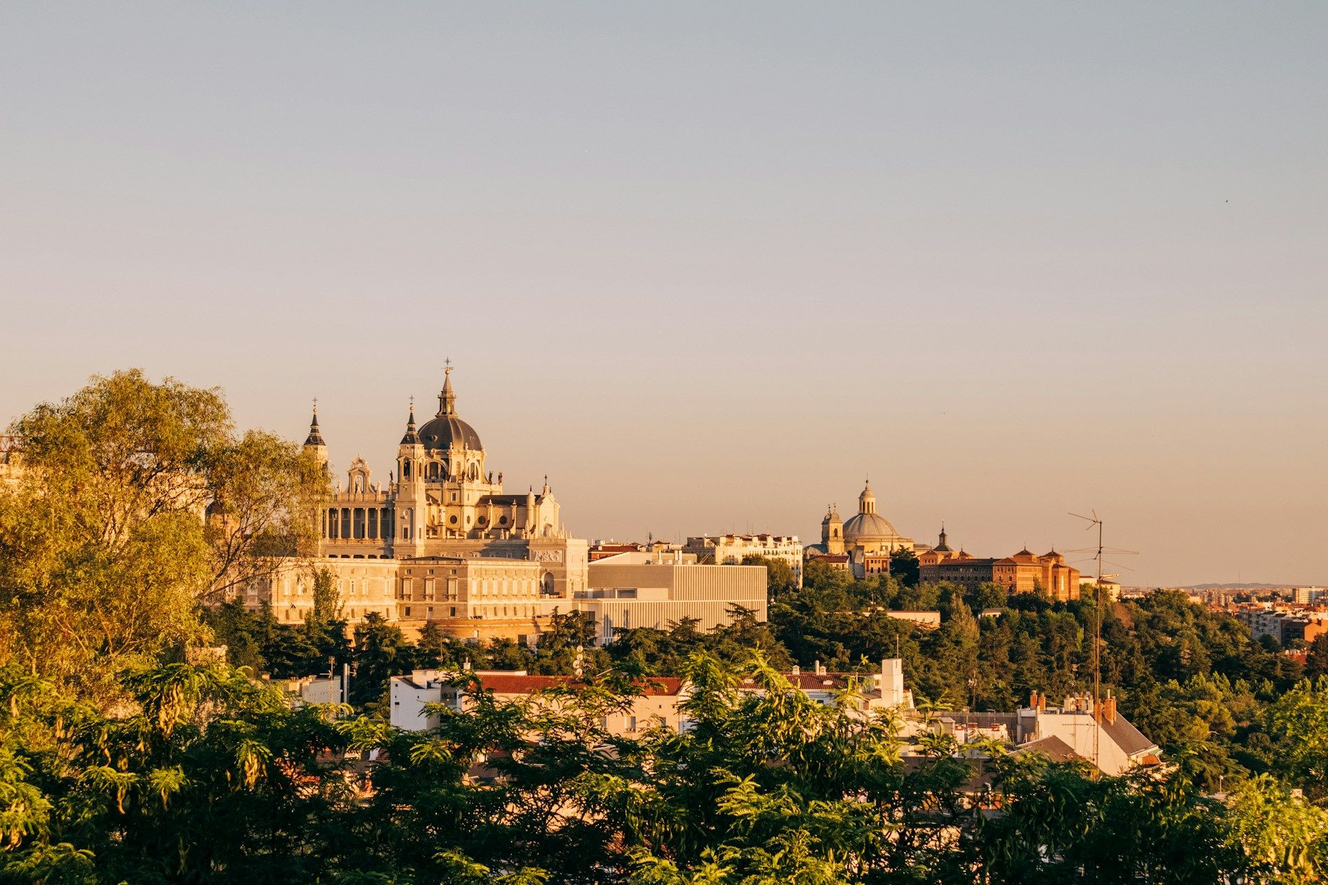 the-royal-palace-at-sunset