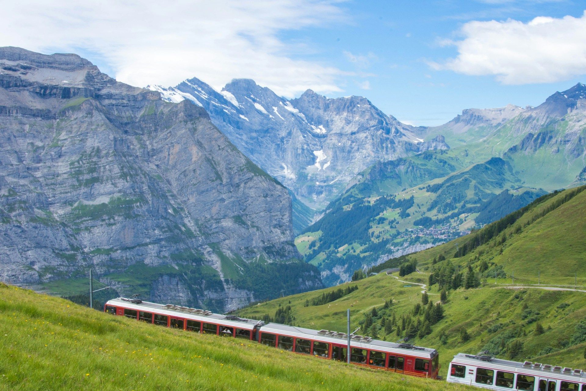 train-in-a-swiss-mountain