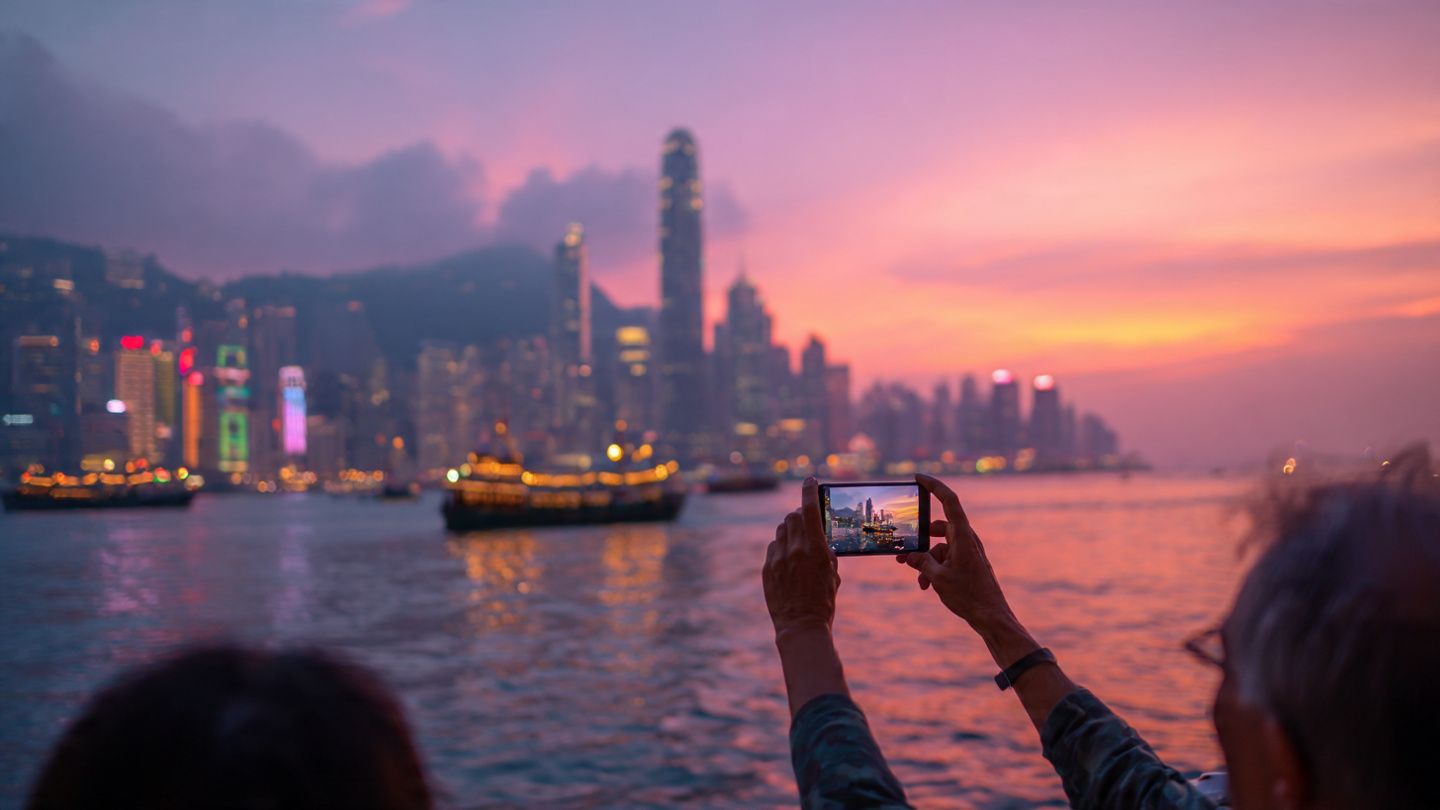 Hong Kong Travel Alert: Stay Safe & Connected with an eSIM