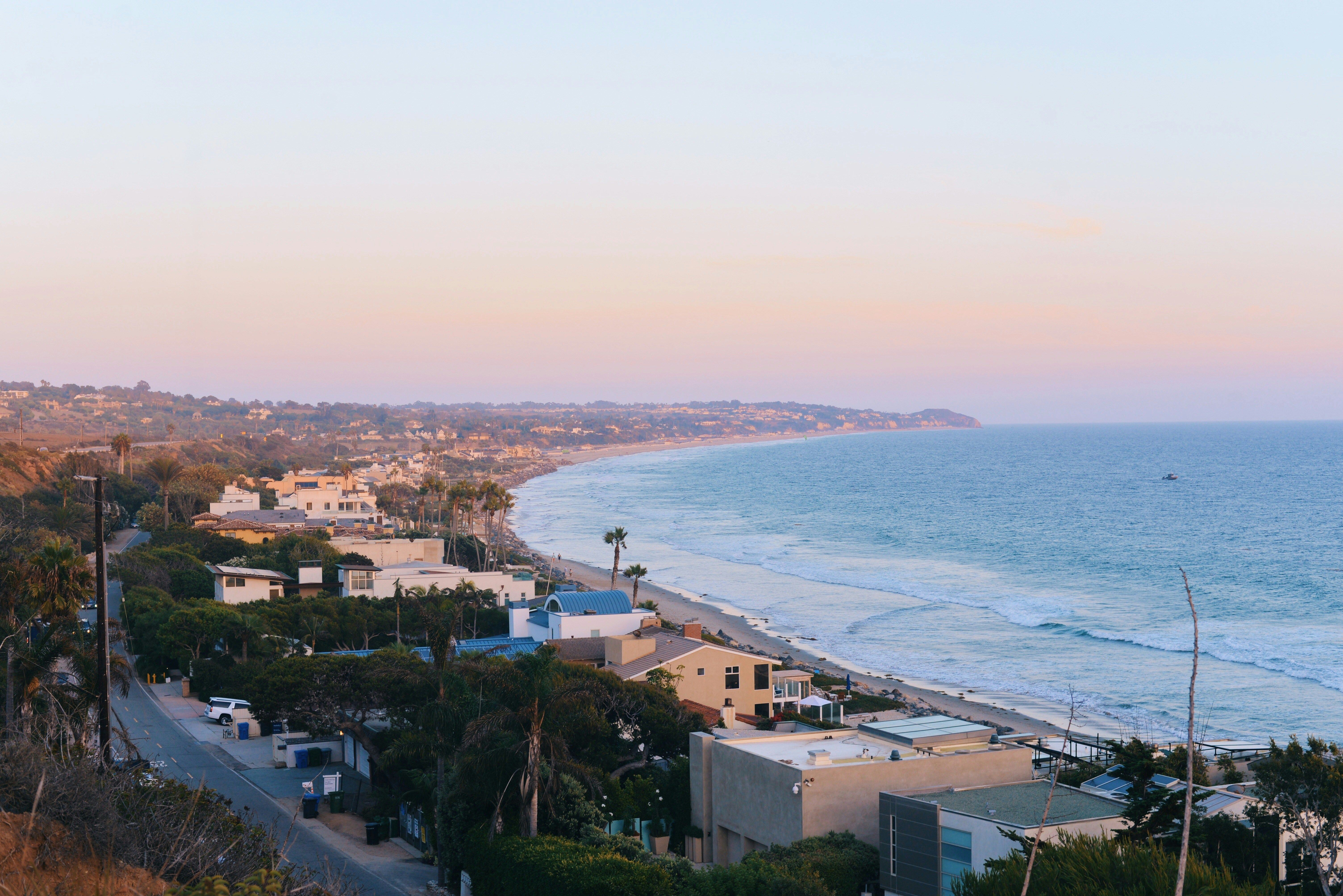 malibu-beach-in-a-cold-morning