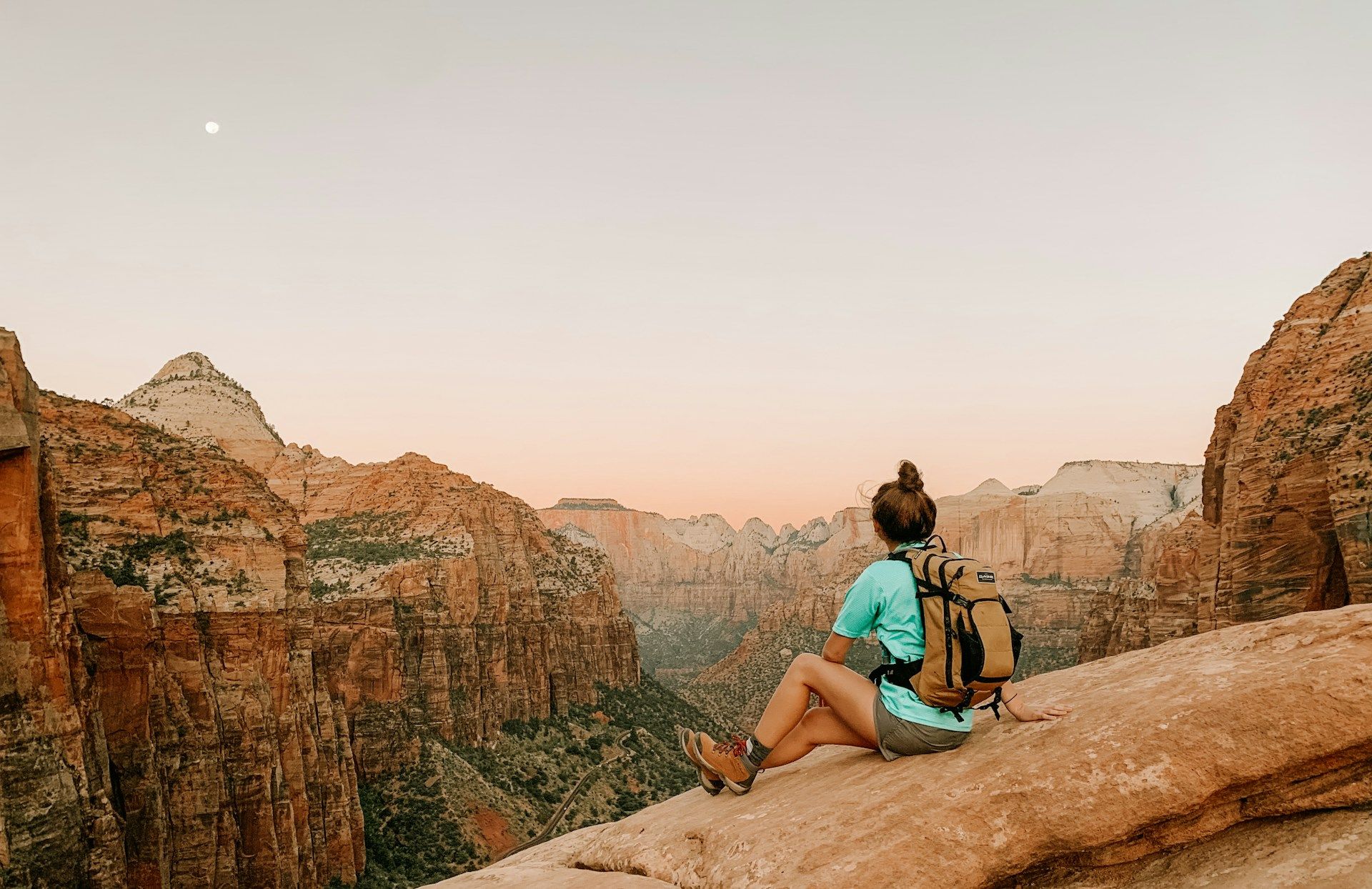 adventurous-visitor-looking-the-zion-canyon