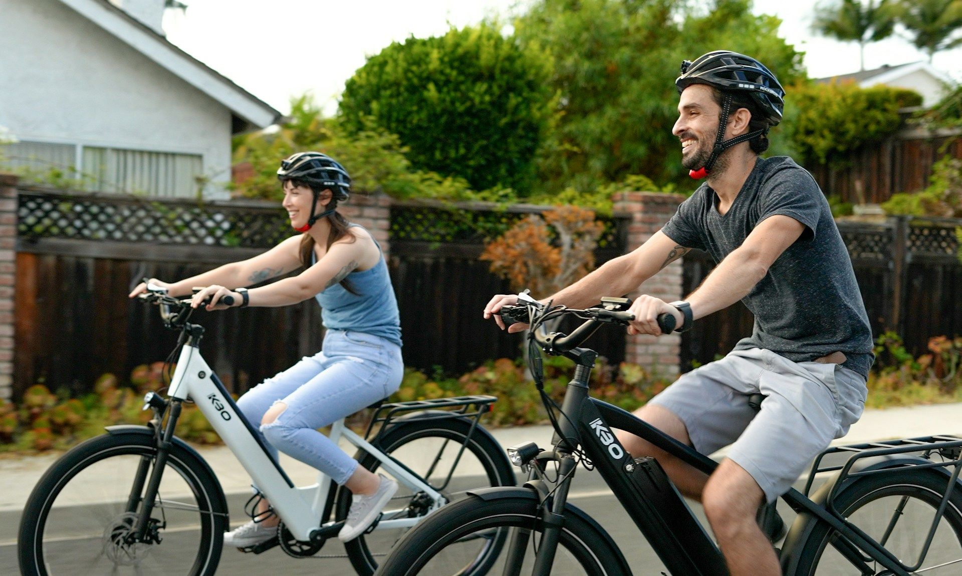 Couple Biking, The KBO Breeze series
