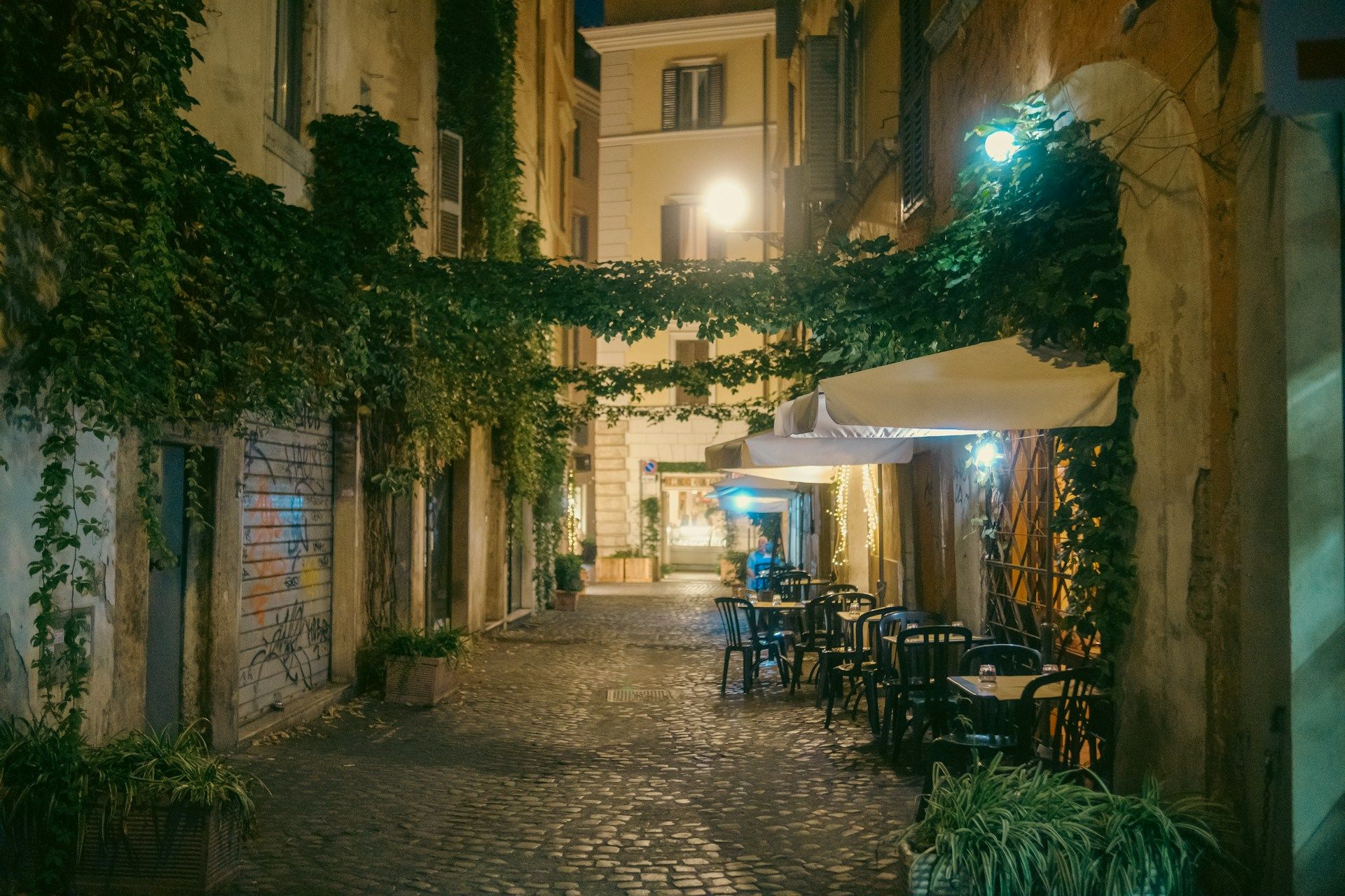 trastevere-in-the-night