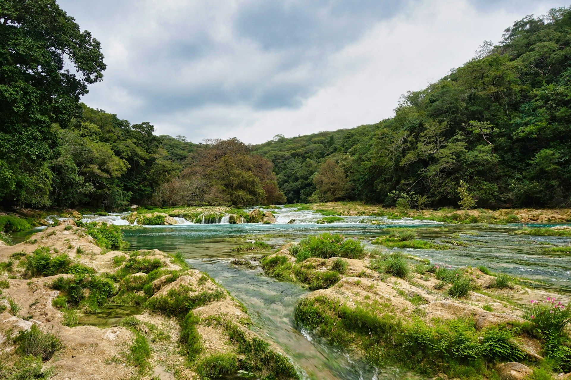 Cascade de Tamul à Huasteca Potosina, Mexique