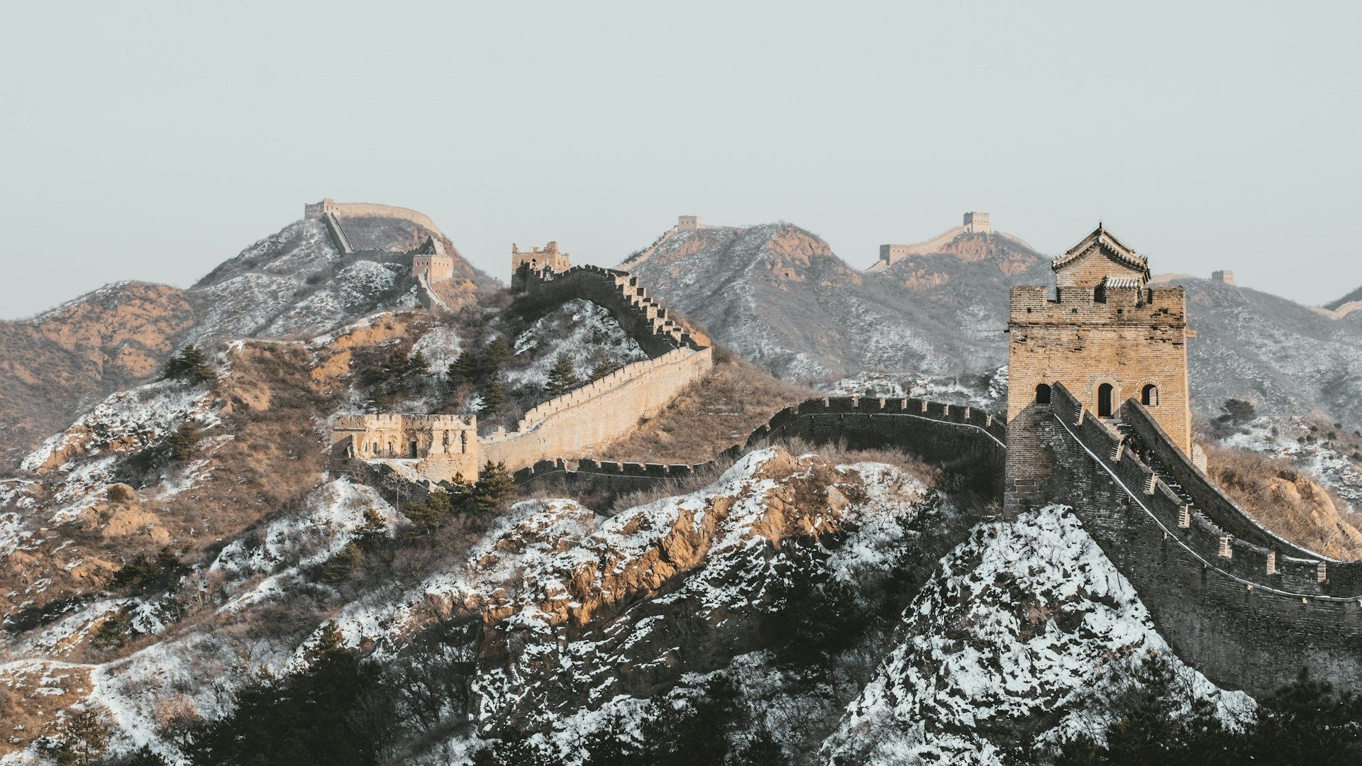 great-wall-with-sunset-light
