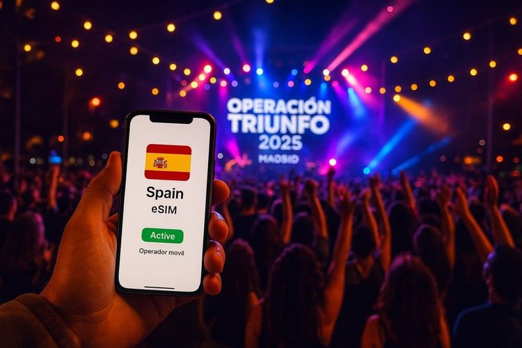 vibrant crowd at Operación Triunfo concert in Madrid