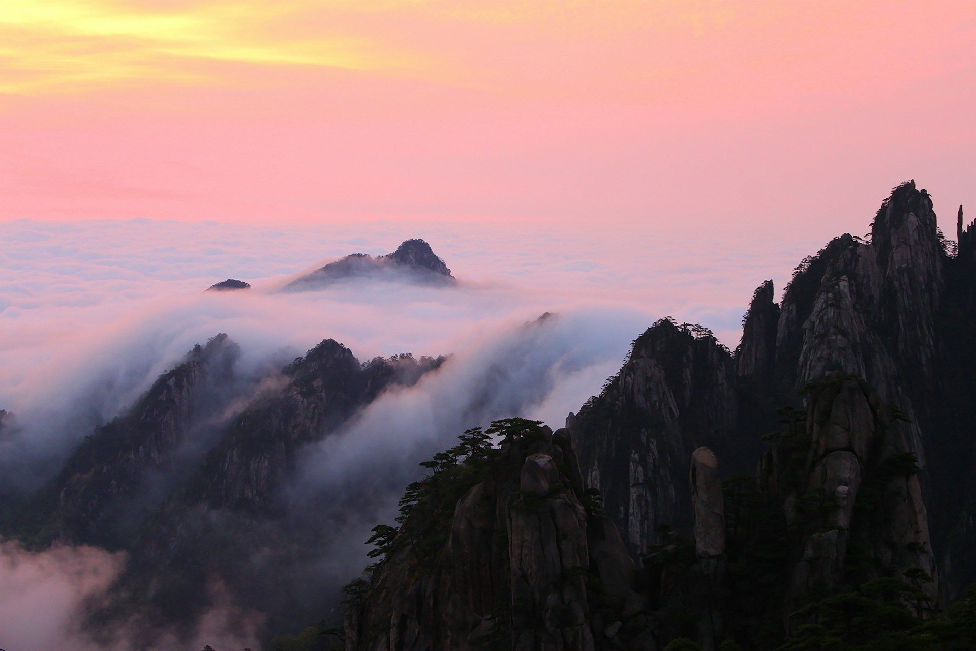 Huangshan Unveiled: Beyond the Clouds, Myths, and Pines