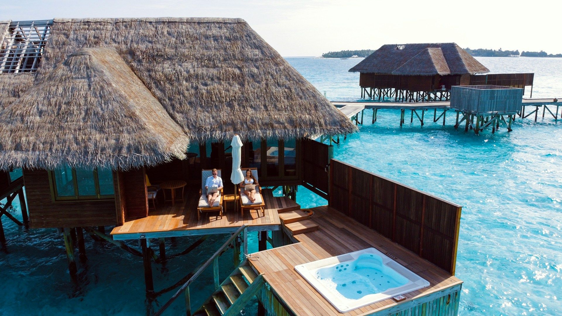 a-luxurious-saty-in-the-maldives