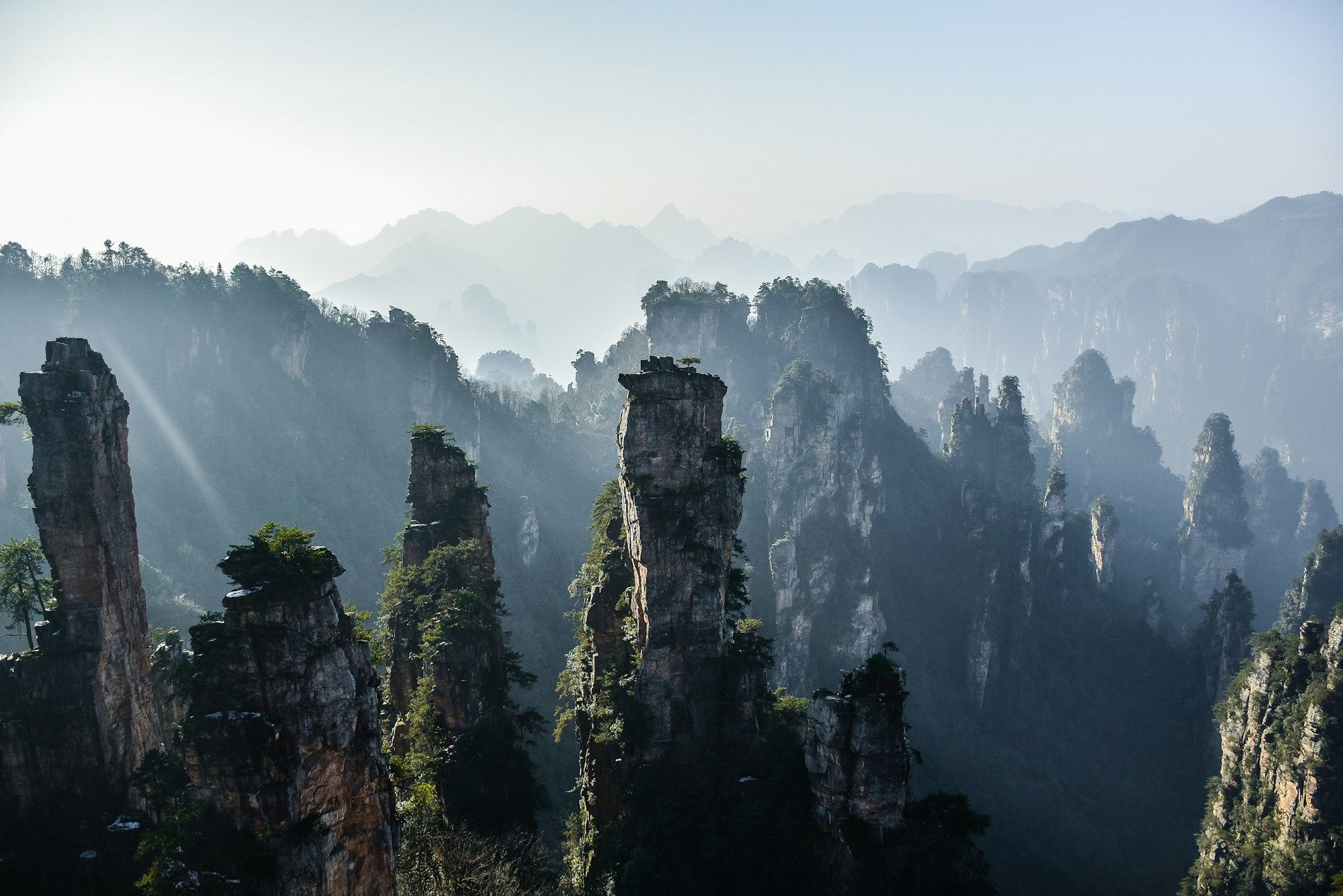 floating-mountains-in-zhangjiajie