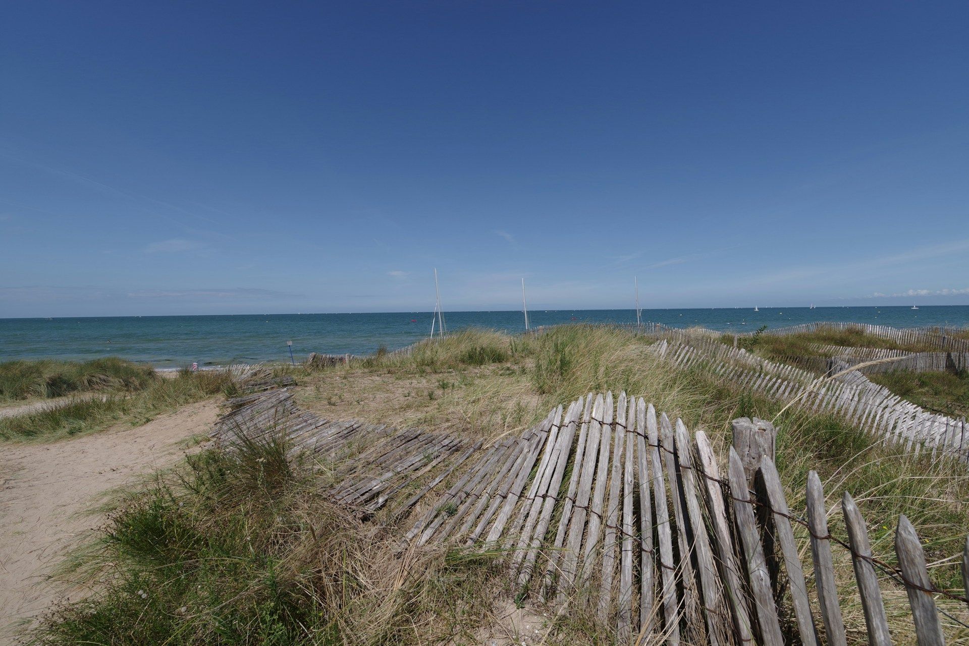 bench-in-juno-beach